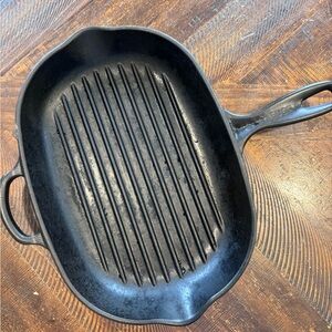 Le Creuset Matte Black Cast Iron Grill Pan